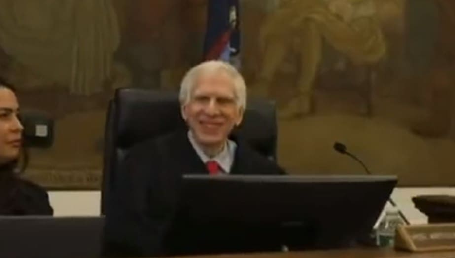 leftist-judge-trump-nyc-court-laughing.jpg