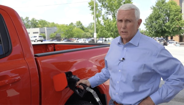 Mike Pence’s News Campaign Ad Blunder: Pretends to Fill Up Pickup Truck with Gas without Selecting Fuel Grade and Pressing Gas Lever (VIDEO)