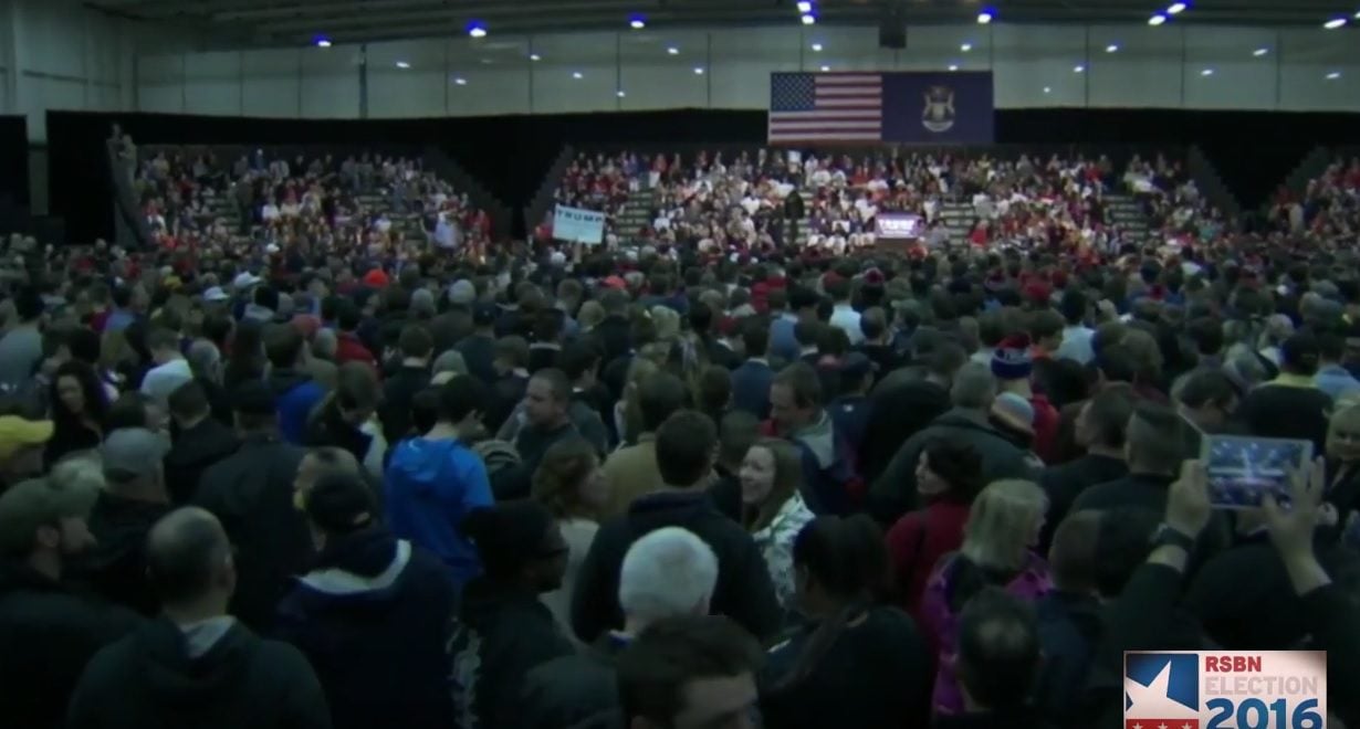 trump crowd michigan