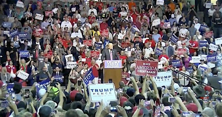 trump everett crowd